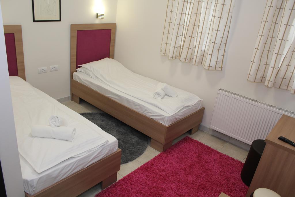 Wake Up Apartments And Rooms Belgrade Exterior photo
