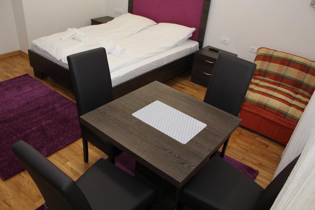 Wake Up Apartments And Rooms Belgrade Exterior photo