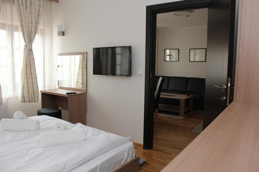 Wake Up Apartments And Rooms Belgrade Exterior photo