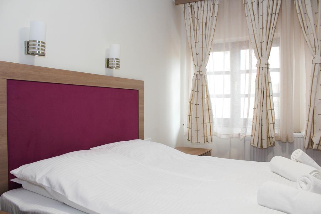 Wake Up Apartments And Rooms Belgrade Exterior photo