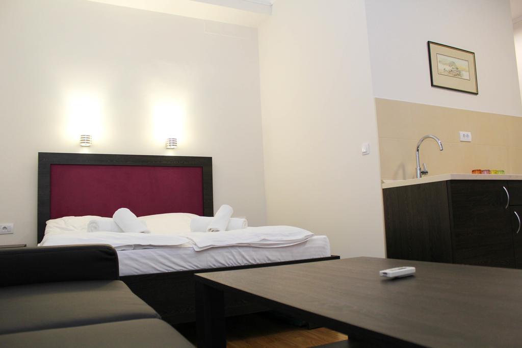 Wake Up Apartments And Rooms Belgrade Exterior photo