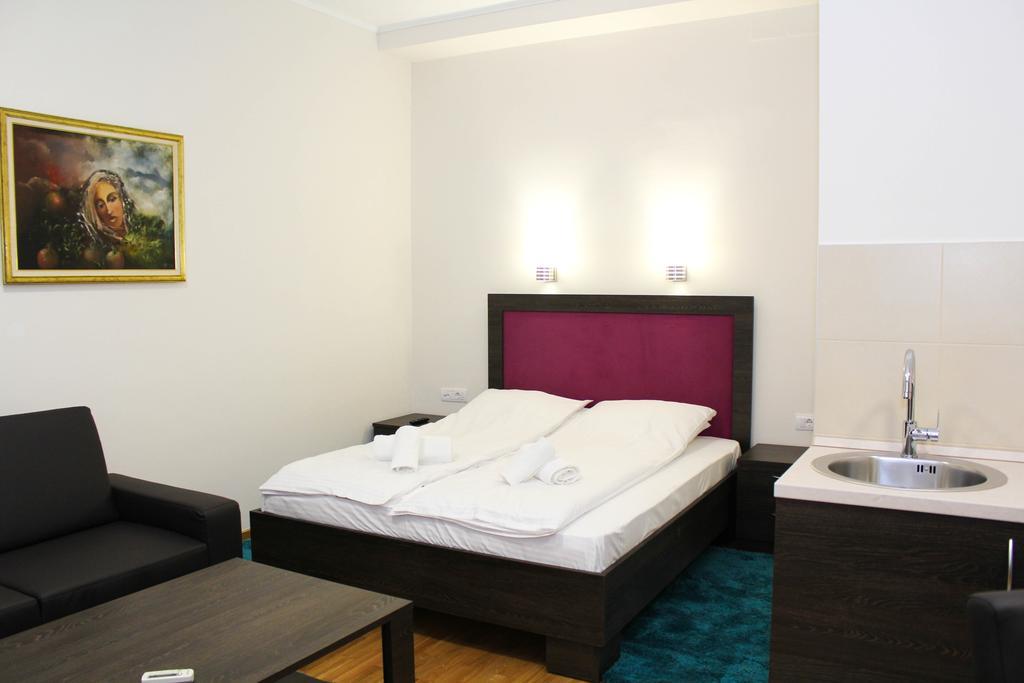 Wake Up Apartments And Rooms Belgrade Exterior photo