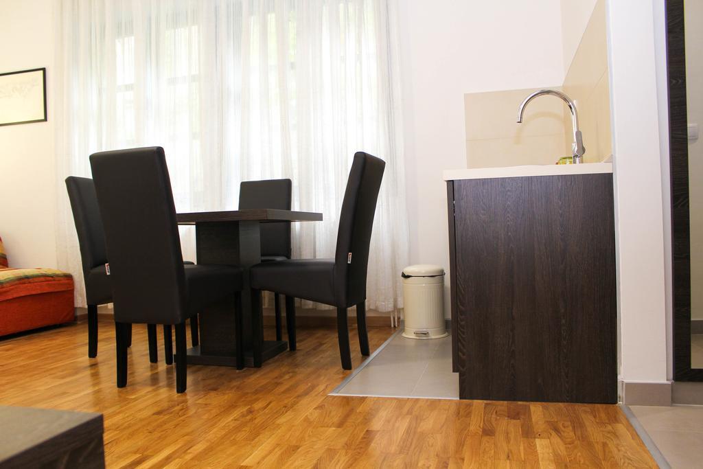 Wake Up Apartments And Rooms Belgrade Exterior photo