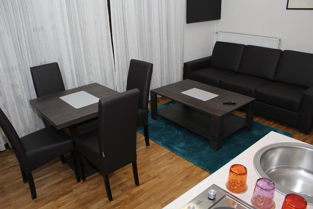 Wake Up Apartments And Rooms Belgrade Exterior photo