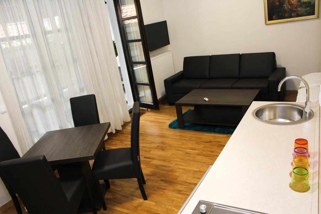 Wake Up Apartments And Rooms Belgrade Exterior photo