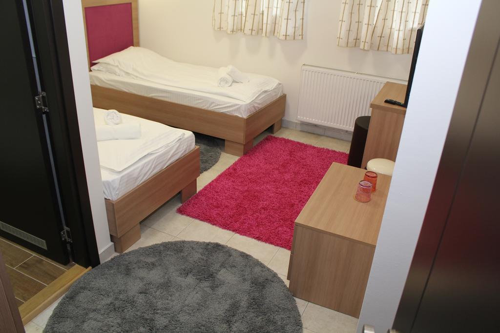 Wake Up Apartments And Rooms Belgrade Exterior photo